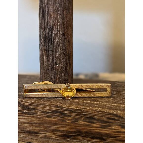 Vintage Swank Yellow Jewel Gold Tone Tie Bar Clip - Picture 2 of 5
